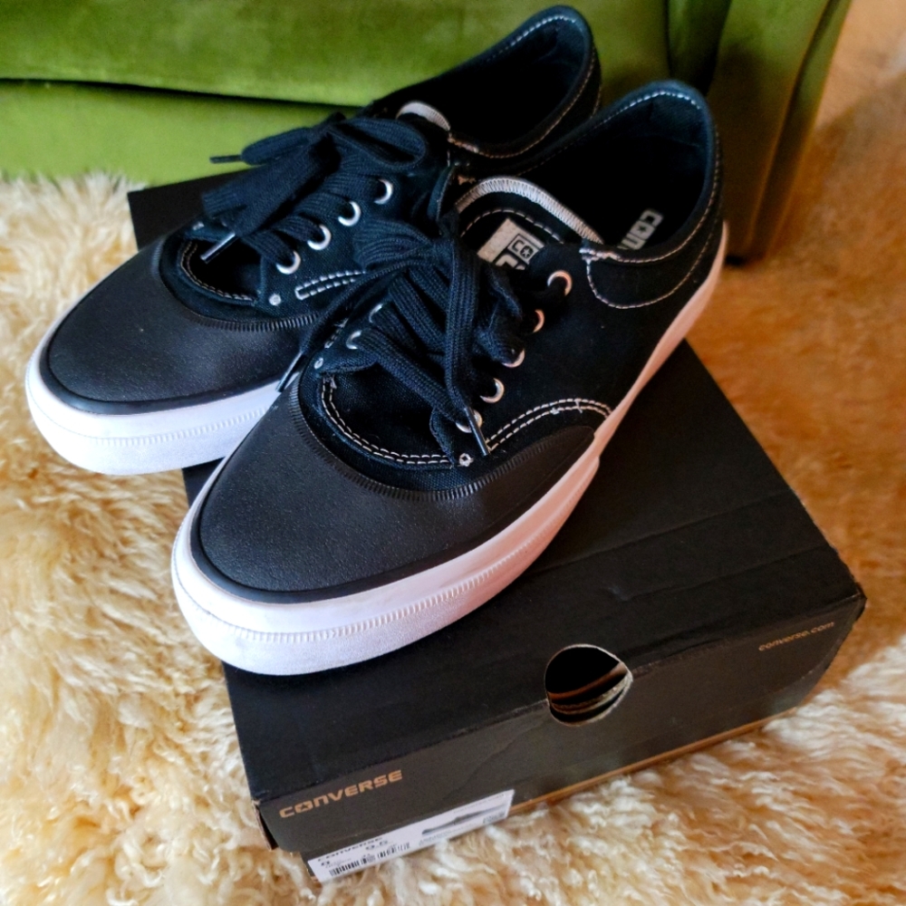 Converse Crimson Canvas Ox Men's  Black/White Light Used With Box - Picture 12 of 13